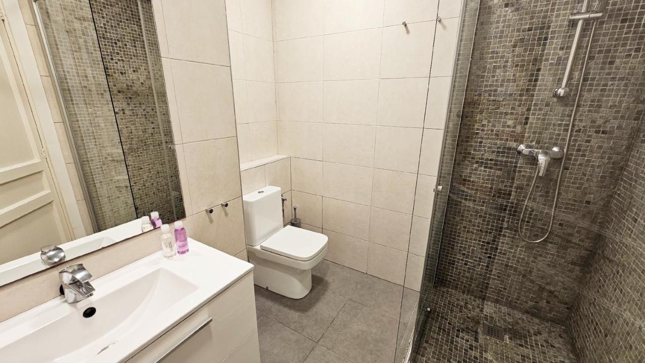 Click&Flat Seneca Suites บาร์เซโลนา ภายนอก รูปภาพ