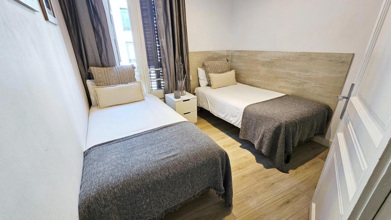Click&Flat Seneca Suites บาร์เซโลนา ภายนอก รูปภาพ