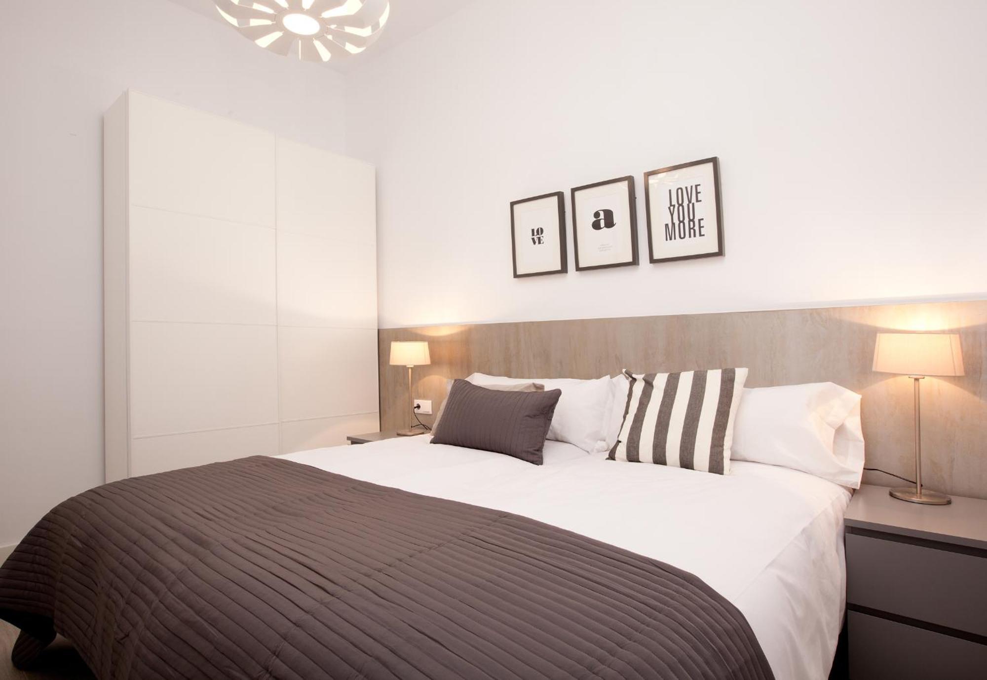 Click&Flat Seneca Suites บาร์เซโลนา ห้อง รูปภาพ