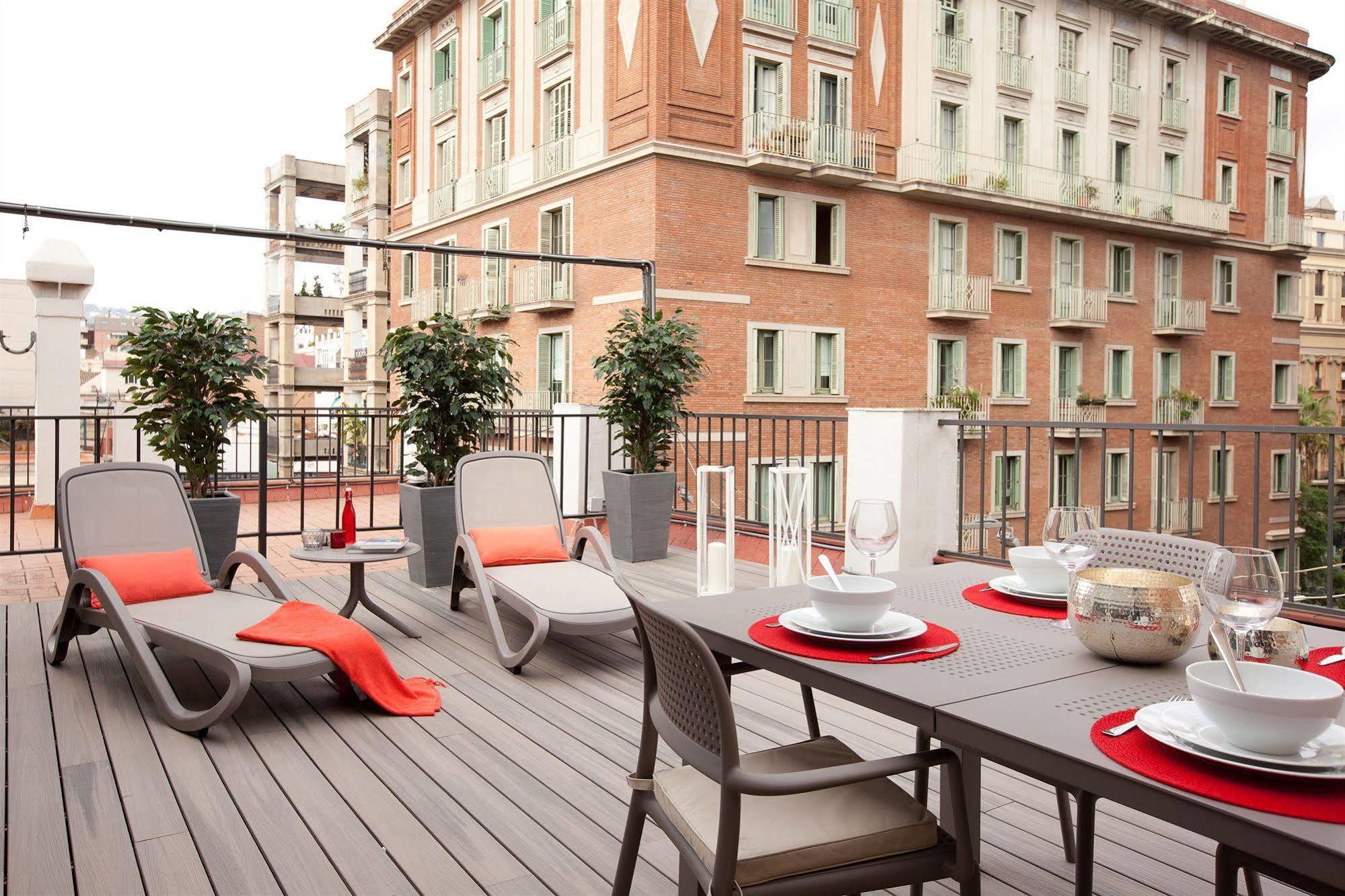 Click&Flat Seneca Suites บาร์เซโลนา ภายนอก รูปภาพ